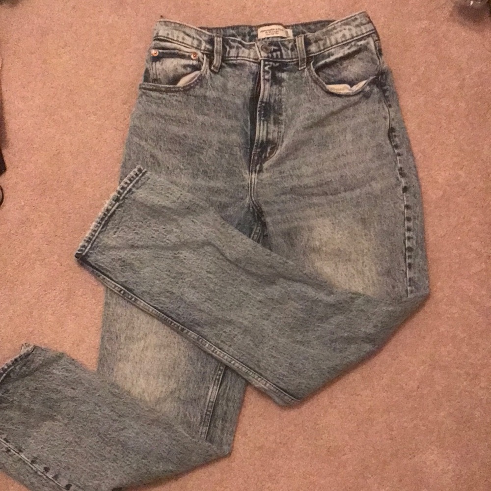 Abercrombie 90s Straight Leg Ultra High Rise Jean